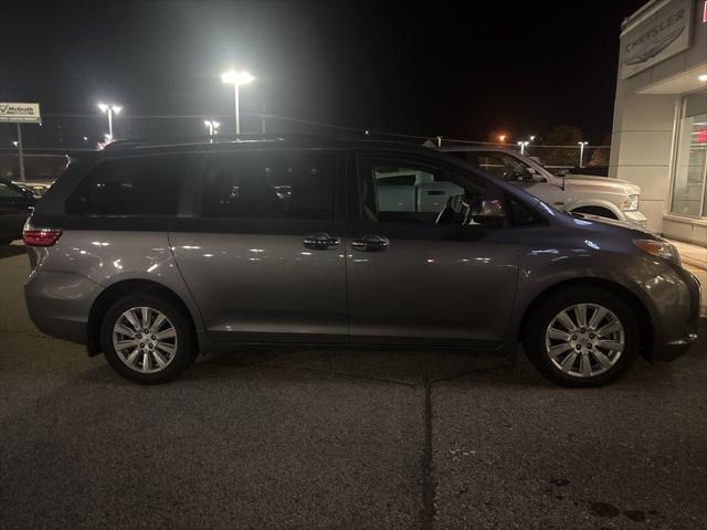 2017 Toyota Sienna XLE 7 Passenger