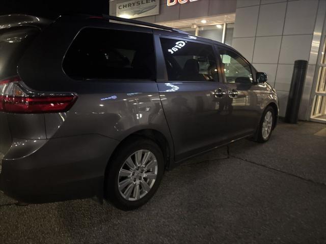 2017 Toyota Sienna XLE 7 Passenger