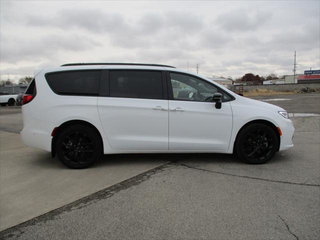 2023 Chrysler Pacifica Limited AWD 2023 Chrysler Pacifica Limited AWD