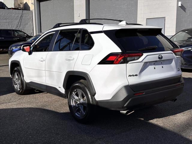 2023 Toyota RAV4 Hybrid XLE [4]