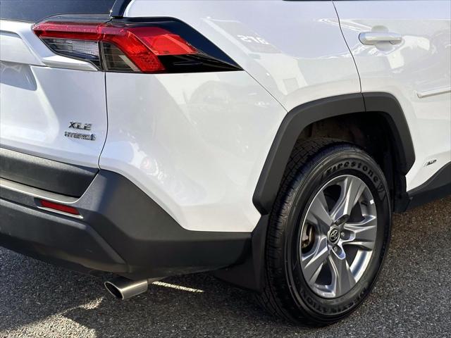 2023 Toyota RAV4 Hybrid XLE [9]