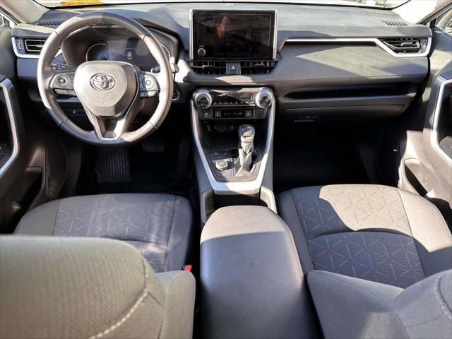 2023 Toyota RAV4 Hybrid XLE [15]