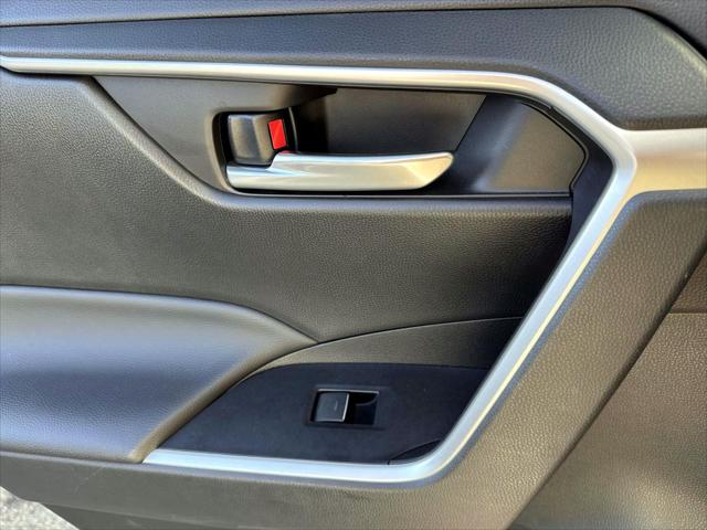 2023 Toyota RAV4 Hybrid XLE [19]