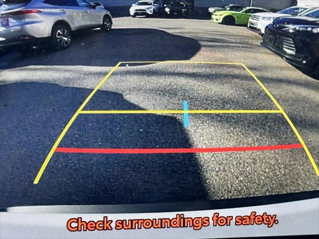 2023 Toyota RAV4 Hybrid XLE [24]