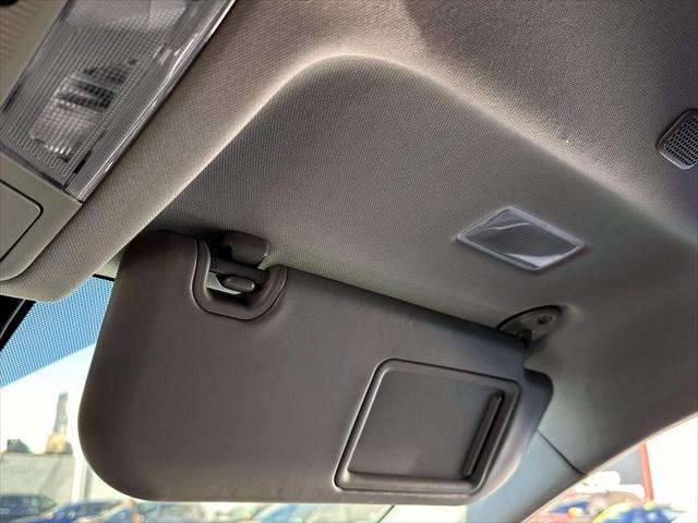 2023 Toyota RAV4 Hybrid XLE [27]