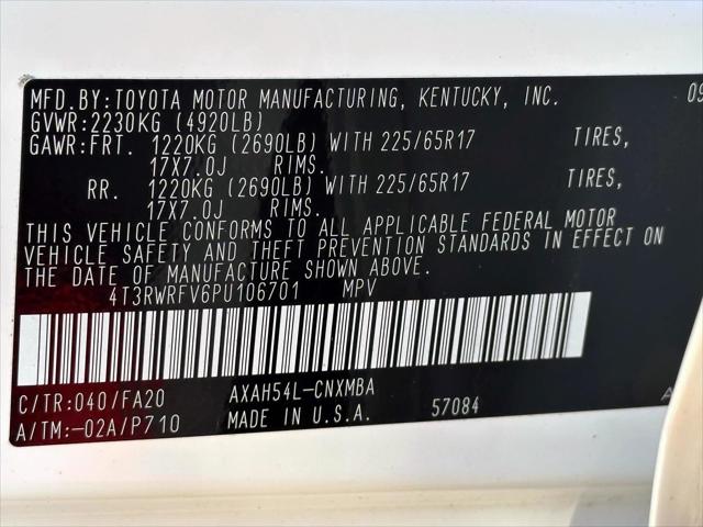 2023 Toyota RAV4 Hybrid XLE [29]