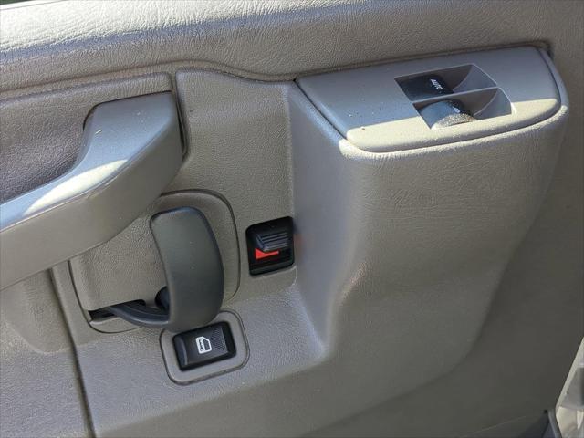 2022 GMC Savana Commercial Cutaway Work Van