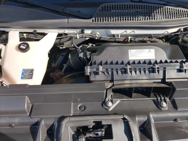 2022 GMC Savana Commercial Cutaway Work Van