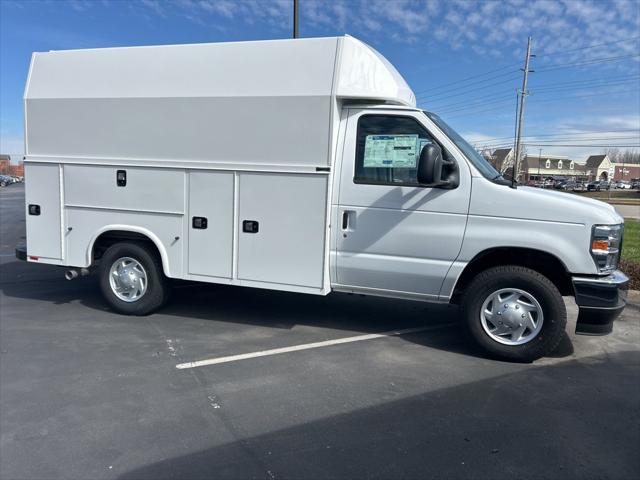 2026 Ford E-350 Cutaway Base