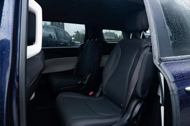2024 Kia Carnival MPV LX