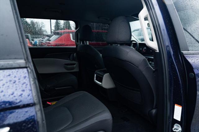 2024 Kia Carnival MPV LX