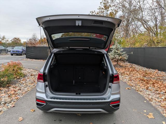 2023 Volkswagen Taos 1.5T SE