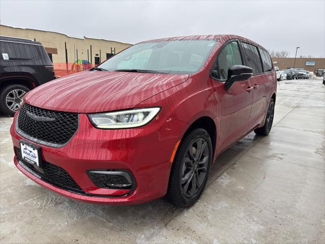 2026 Chrysler Pacifica Select AWD