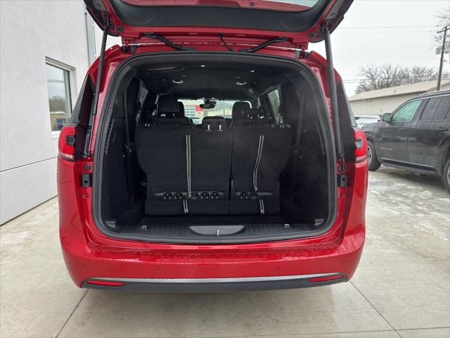 2026 Chrysler Pacifica Select AWD