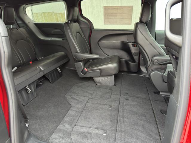 2026 Chrysler Pacifica Select AWD