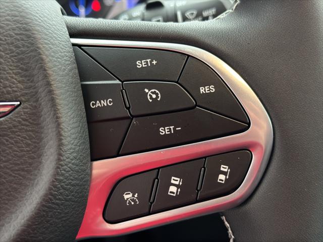 2026 Chrysler Pacifica Select AWD