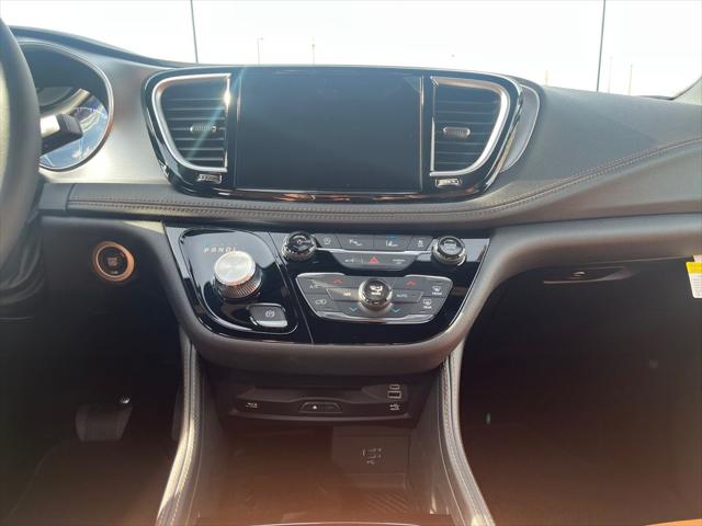 2026 Chrysler Pacifica Pinnacle AWD