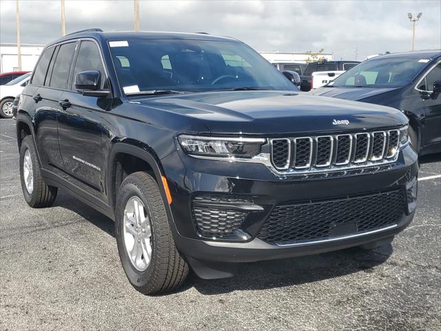 2025 Jeep Grand Cherokee GRAND CHEROKEE LAREDO 4X4