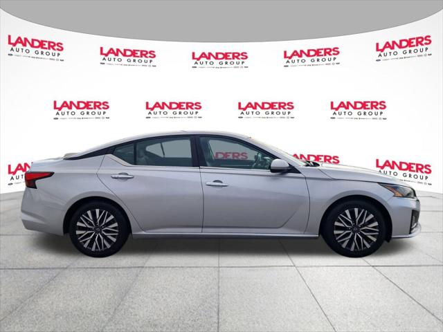 2023 Nissan Altima SV FWD