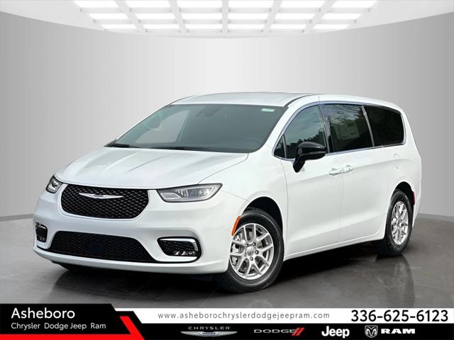 2025 Chrysler Pacifica Select