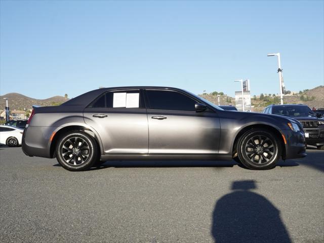 2023 Chrysler 300 Touring 2023 Chrysler 300 Touring