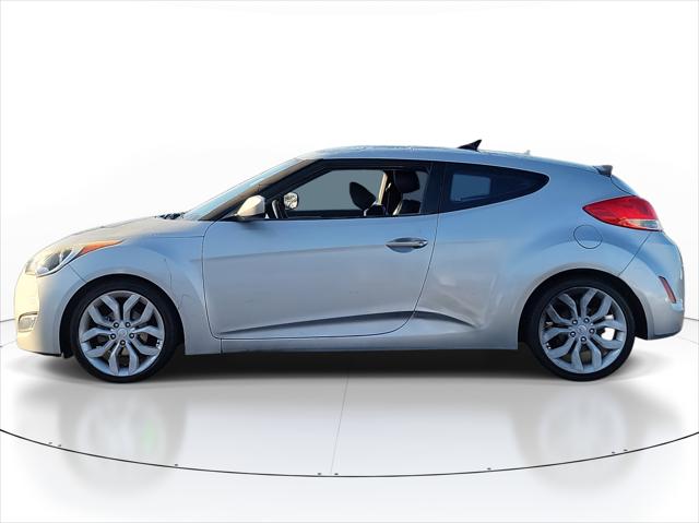 2013 Hyundai Veloster Base w/Black 2013 Hyundai Veloster Base w/Black