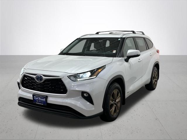 2023 Toyota Highlander Hybrid XLE Bronze