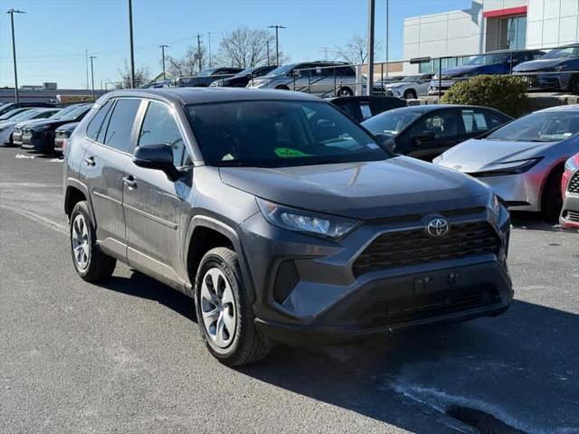 2022 Toyota RAV4 LE 2022 Toyota RAV4 LE