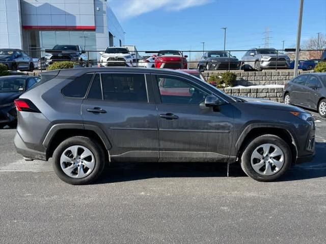 2022 Toyota RAV4 LE 2022 Toyota RAV4 LE