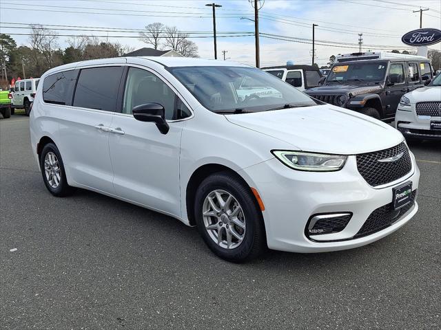 2024 Chrysler Pacifica Touring L