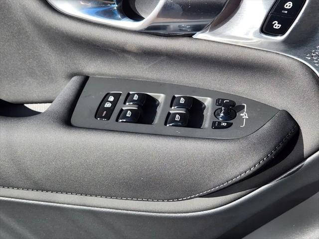 2026 Volvo XC90 Ultra Dark Theme, B6 AWD Gas (mild hybrid), Gasoline, 7 Seats