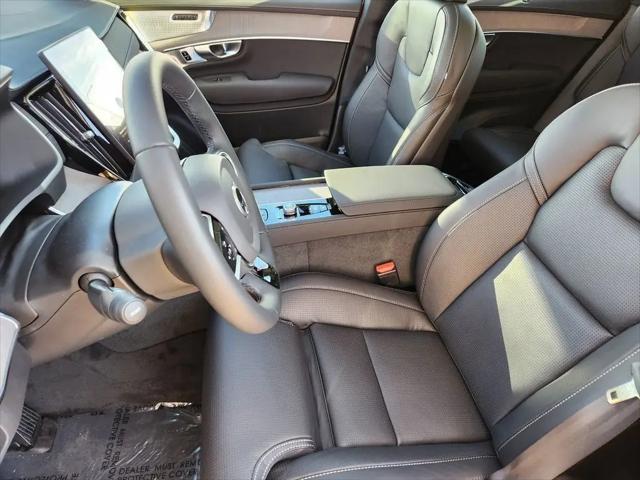 2026 Volvo XC90 Ultra Dark Theme, B6 AWD Gas (mild hybrid), Gasoline, 7 Seats