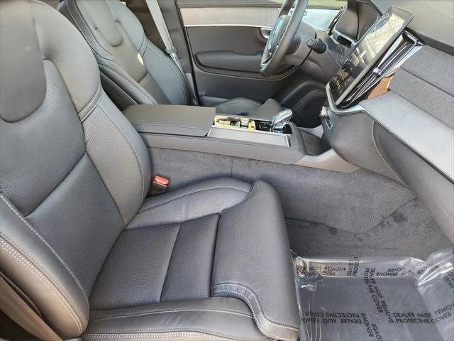 2026 Volvo XC90 Ultra Dark Theme, B6 AWD Gas (mild hybrid), Gasoline, 7 Seats