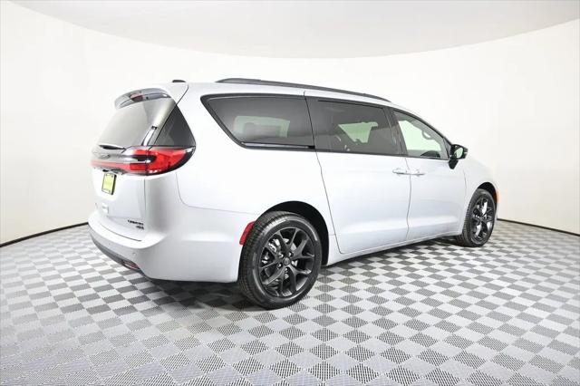 2026 Chrysler Pacifica Limited AWD