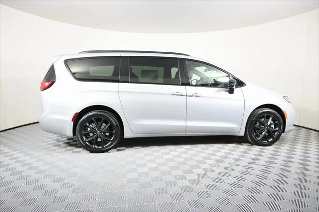 2026 Chrysler Pacifica Limited AWD