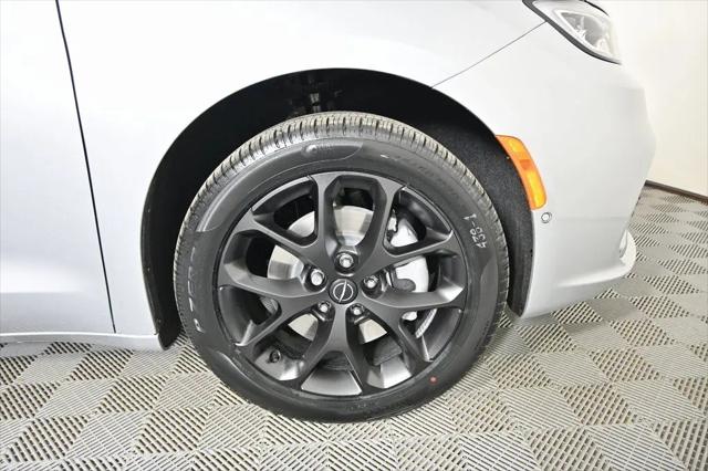 2026 Chrysler Pacifica Limited AWD
