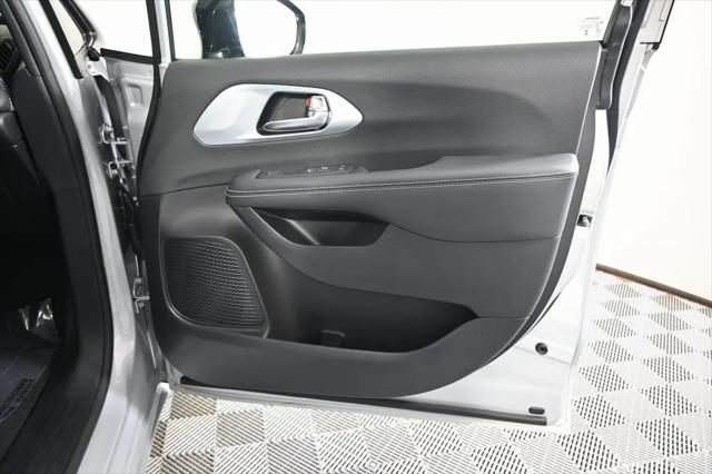 2026 Chrysler Pacifica Limited AWD