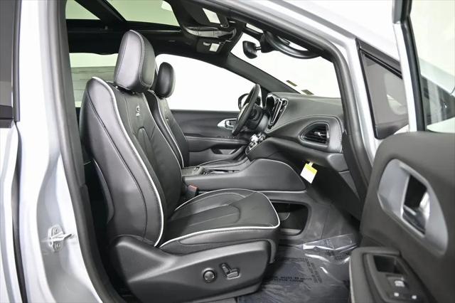 2026 Chrysler Pacifica Limited AWD
