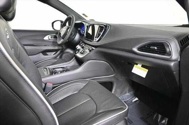 2026 Chrysler Pacifica Limited AWD