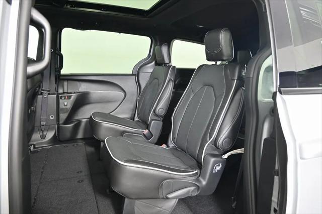 2026 Chrysler Pacifica Limited AWD