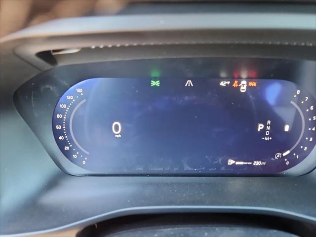2026 Volvo XC40 Ultra, B5 AWD Gas (mild hybrid), Dark