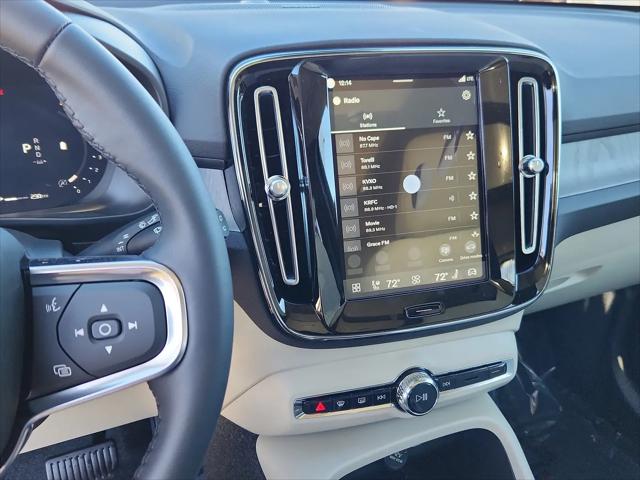 2026 Volvo XC40 Ultra, B5 AWD Gas (mild hybrid), Dark