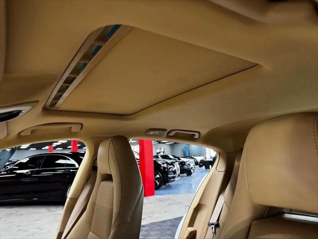2015 Porsche Panamera 4