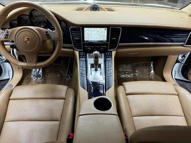 2015 Porsche Panamera 4