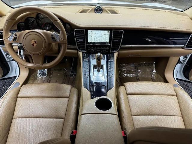 2015 Porsche Panamera 4