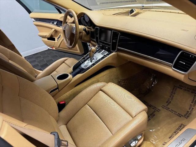 2015 Porsche Panamera 4