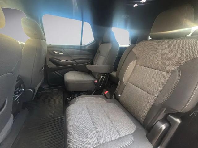 2023 Chevrolet Traverse AWD LT Cloth
