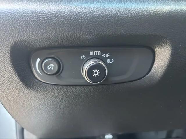 2023 Chevrolet Traverse AWD LT Cloth