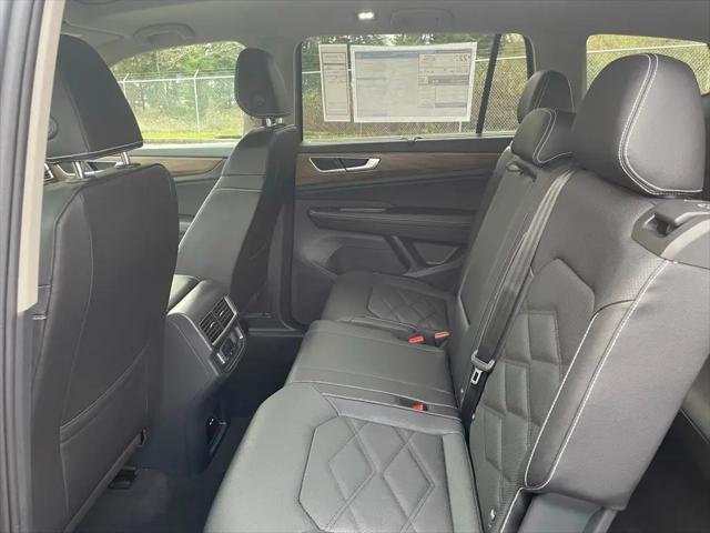 2026 Volkswagen Atlas SE with Technology