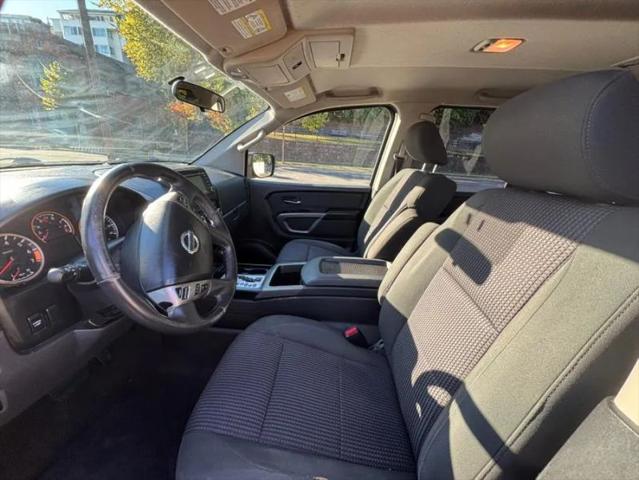2015 Nissan Titan SV